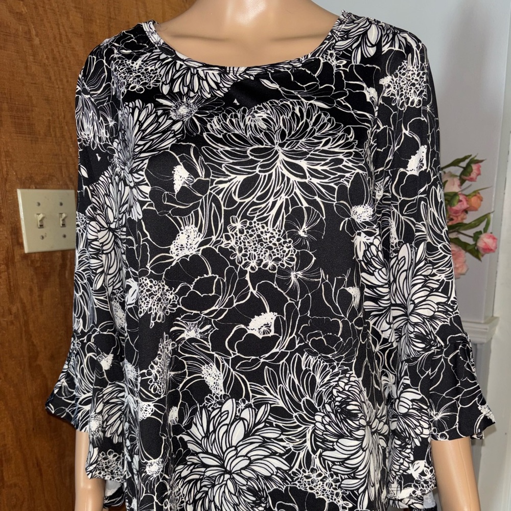 Stella + Ginger Black White Floral Blouse Size L
